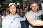 Salman Khan snapped at airport in Mumbai on 24th March 2013 (21).JPG